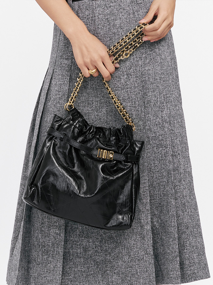 Note Chain Leather Large Hobo Bag